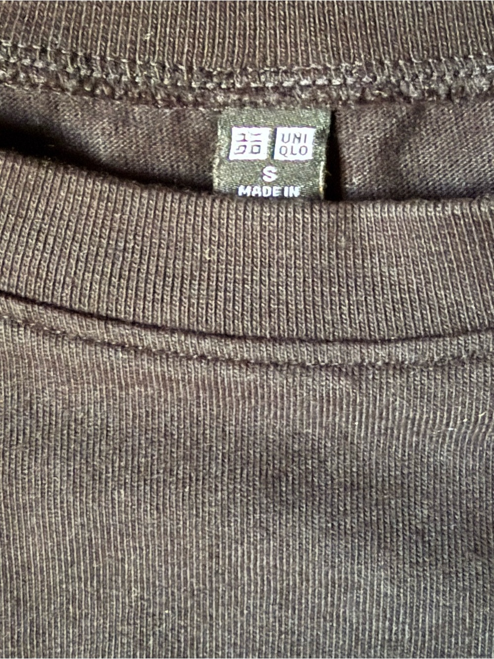 Uniqlo S Black Cropped T-shirt - Picture 2 of 3